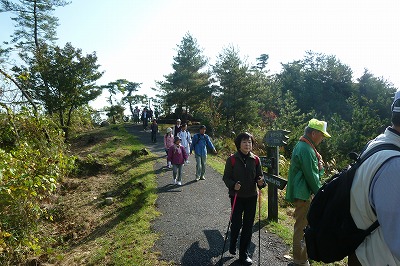 朝１０時に山頂から出発
